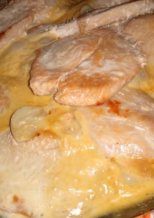 Una foto de Pollo a la crema