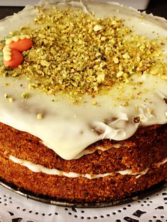 Una foto de Carrot cake con pistachos y almendras 😍😍 (sin lactosa)
