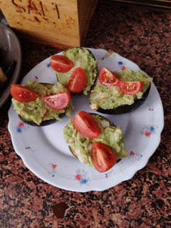 Una foto de Aguacates Rellenos