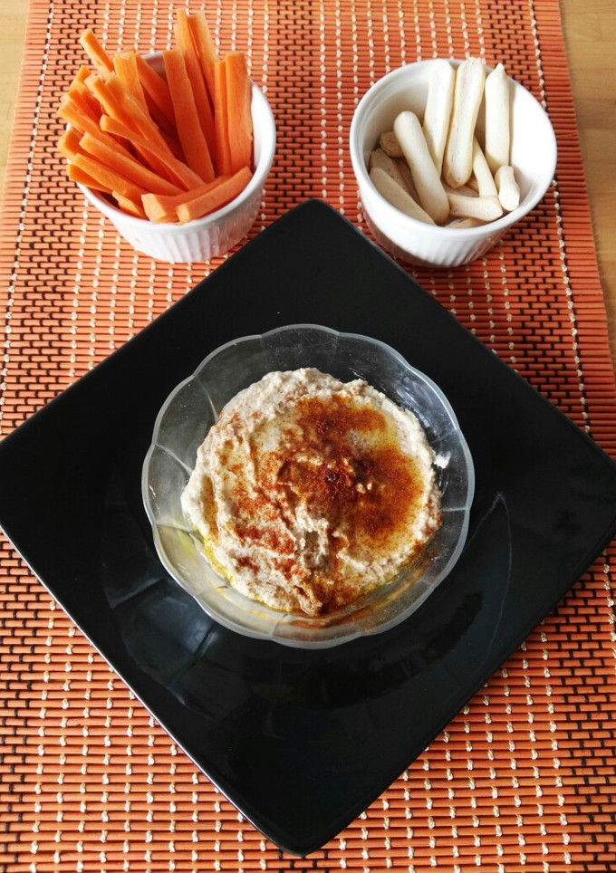 Una foto de Hummus de aceitunas verdes