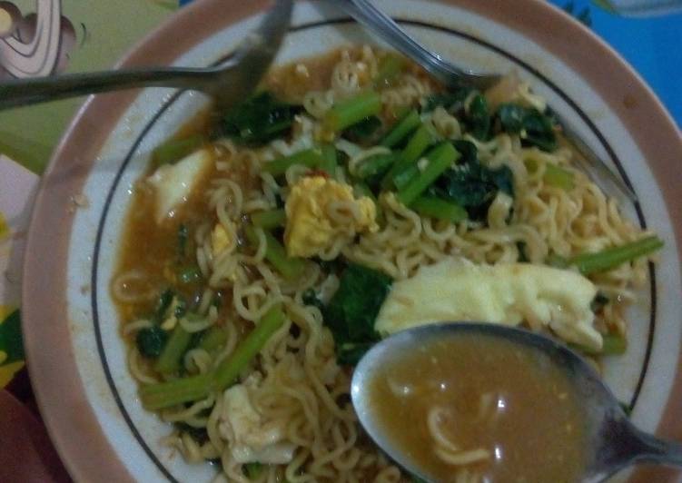 Resep Mie nyemek pedas Anti Gagal