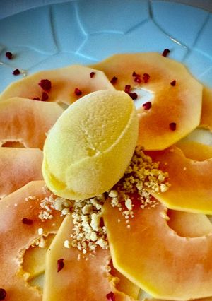 Foto principal de Carpaccio de Papaya con Helado Casero de Limón