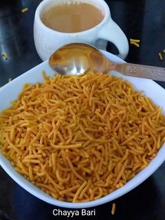 गरम मसाला कुरकुरीत शेव रेसिपी चे मुख्य फोटो