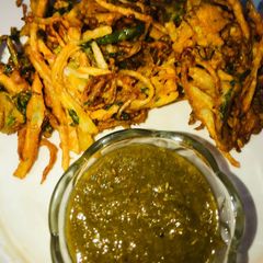 A picture of Cabbage mix vegi pakora😋بن گوبھی مکس ویجی پکوڑہ😋.