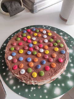 Una foto de Tarta de huesitos con lacasitos