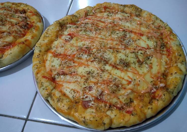 Langkah Mudah untuk Membuat Pizza sosis, Enak Banget