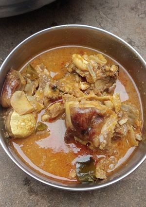 ஆட்டு தல குழம்பு(goat head curry recipe in tamil) செய்முறை முக்கிய புகைப்படம்