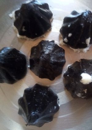 नारियल और ओरियो मोदक (nariyal aur oreo modak recipe in hindi) रेसिपी मुख्य फोटो