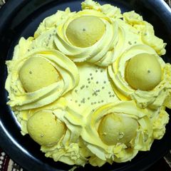 A picture of Rasmalai cake.