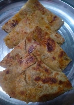 आलू का पराठा (aloo ka paratha recipe in Hindi) रेसिपी मुख्य फोटो