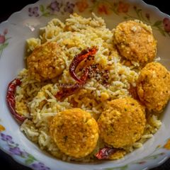 A picture of Mixed Dal Vada Biryani.