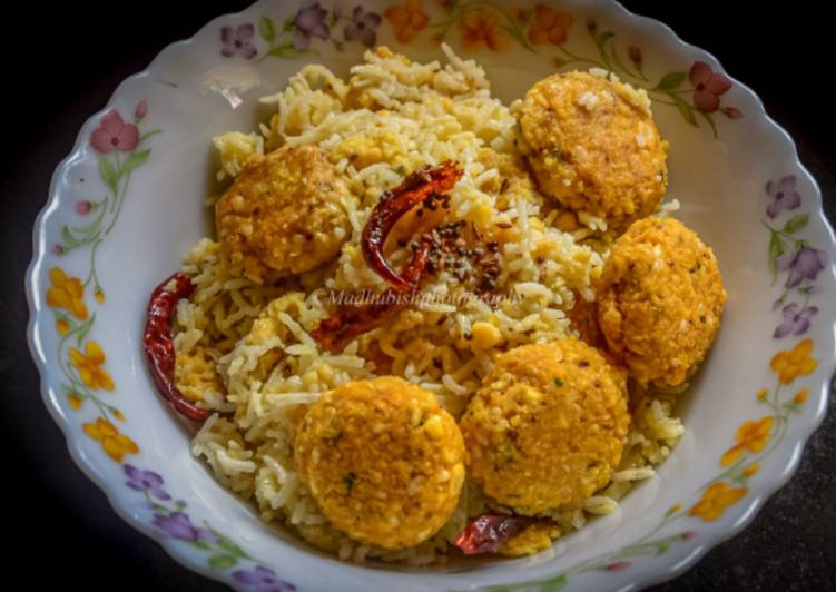 Mixed Dal Vada Biryani