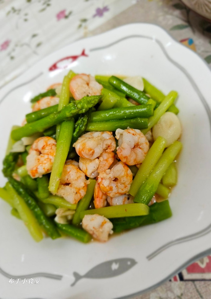 蘆筍炒箭蝦仁 的食譜成品照片
