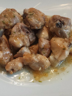 Una foto de Pollo Al Ajillo