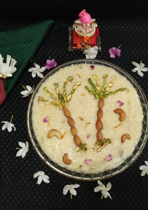 पारंपरिक तांदळाची खीर (tandlachi kheer recipe in marathi) रेसिपी चे मुख्य फोटो 