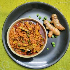 A picture of Raw turmeric curry.