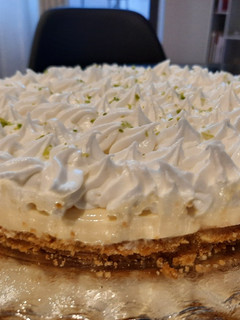 Una foto de Cheesecake de limón 🍋 (Sin horno)