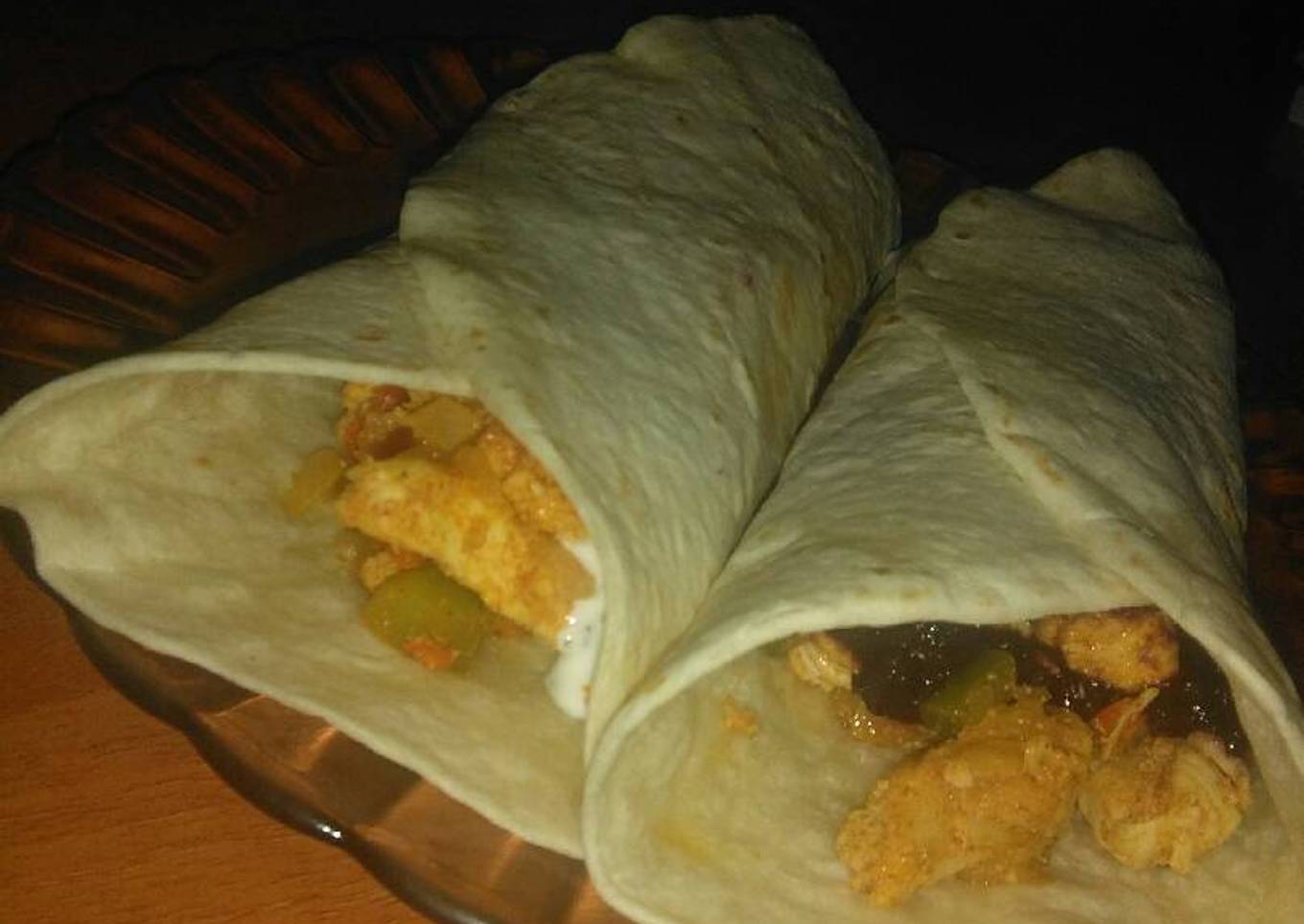 Fajitas de pollo con verduras (salsa de yogur/salsa de frambuesas)