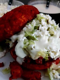 Una foto de Pambazo con chorizo vegano