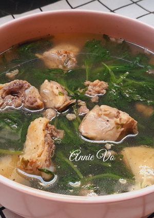 Hình của món Canh rau tần ô nấu gà.