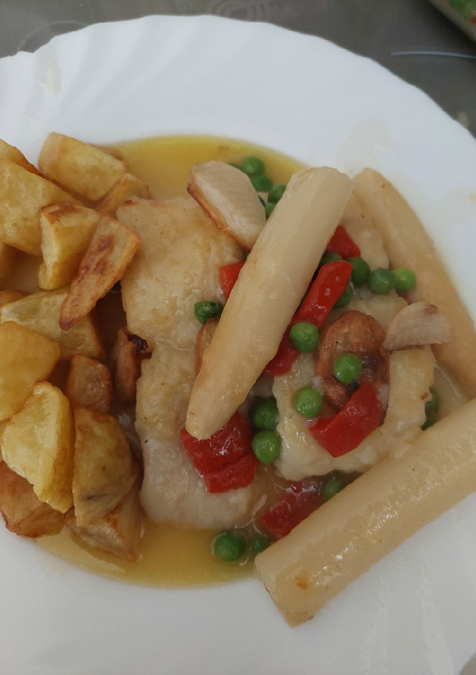 Una foto de Merluza en salsa