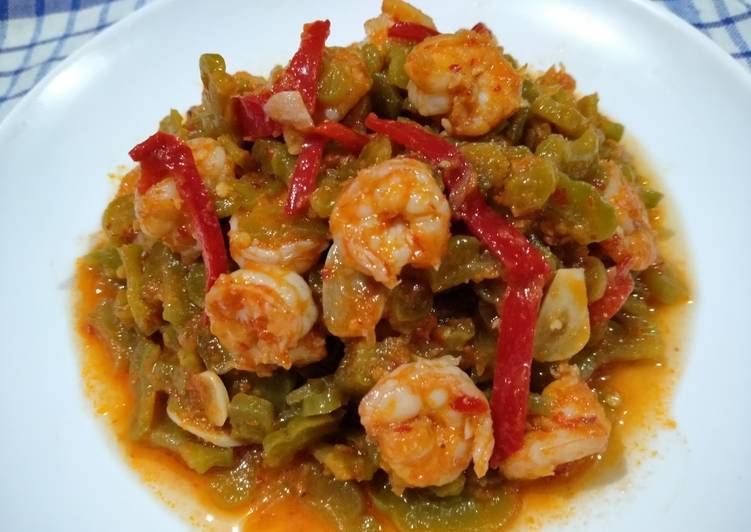 Tumis Pare Udang Merah