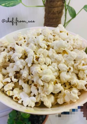 A picture of Salty butter popcorn 🍿.