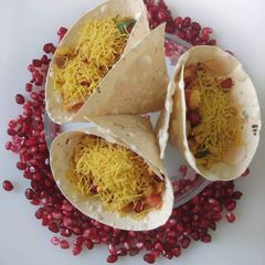 A picture of Papad cone chat.