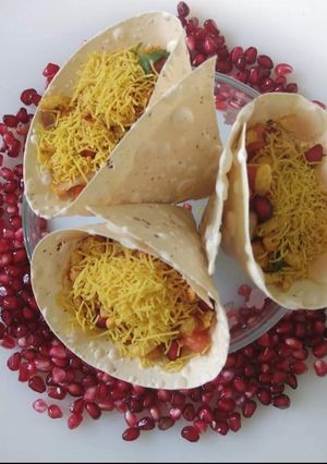 A picture of Papad cone chat.