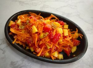 Una foto de Ensalada con durazno y nuez