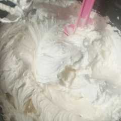 Butter cream lembut,simple dan tidak eneg রেসিপির প্রধান ছবি