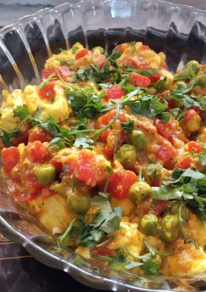 A picture of Gajar matar paneer sabji.