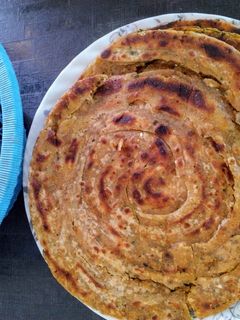 इझी लेयर पराठा (layer paratha recipe in marathi) रेसिपी चे मुख्य फोटो