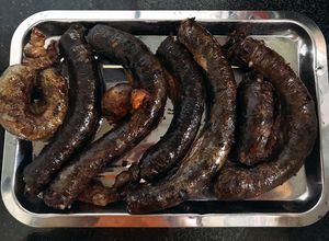 Hình của món Lòng non dồi thịt sườn sụn nướng.