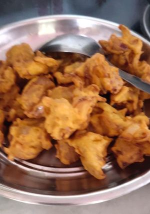 प्याज के पकोड़े (Pyaz ke pakode recipe in hindi) रेसिपी मुख्य फोटो
