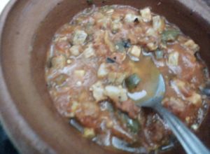 Una foto de Carne de cerdo o pierna con chilaca verde y cerveza las Correa con hierbabuena