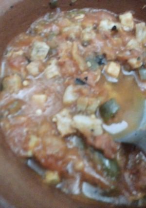 Una foto de Carne de cerdo o pierna con chilaca verde y cerveza las Correa con hierbabuena