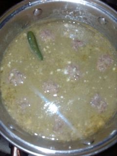 Una foto de Albóndigas rellenas de queso crema, en salsa de tomate...!