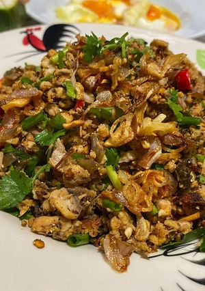 รูปของ ลาบปลาดุกใส่พริกลาบเหนือ 🐟🌶 #ครัวรัชฎา 👩🏻‍🍳