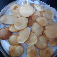 A picture of Gol gappe.
