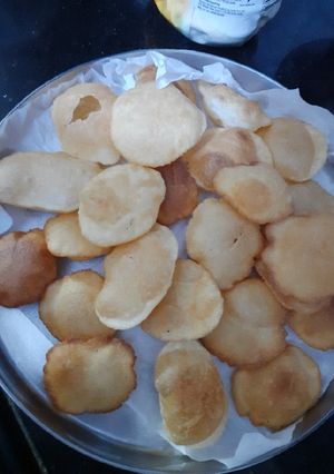 A picture of Gol gappe.