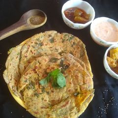 A picture of Mint laccha paratha.