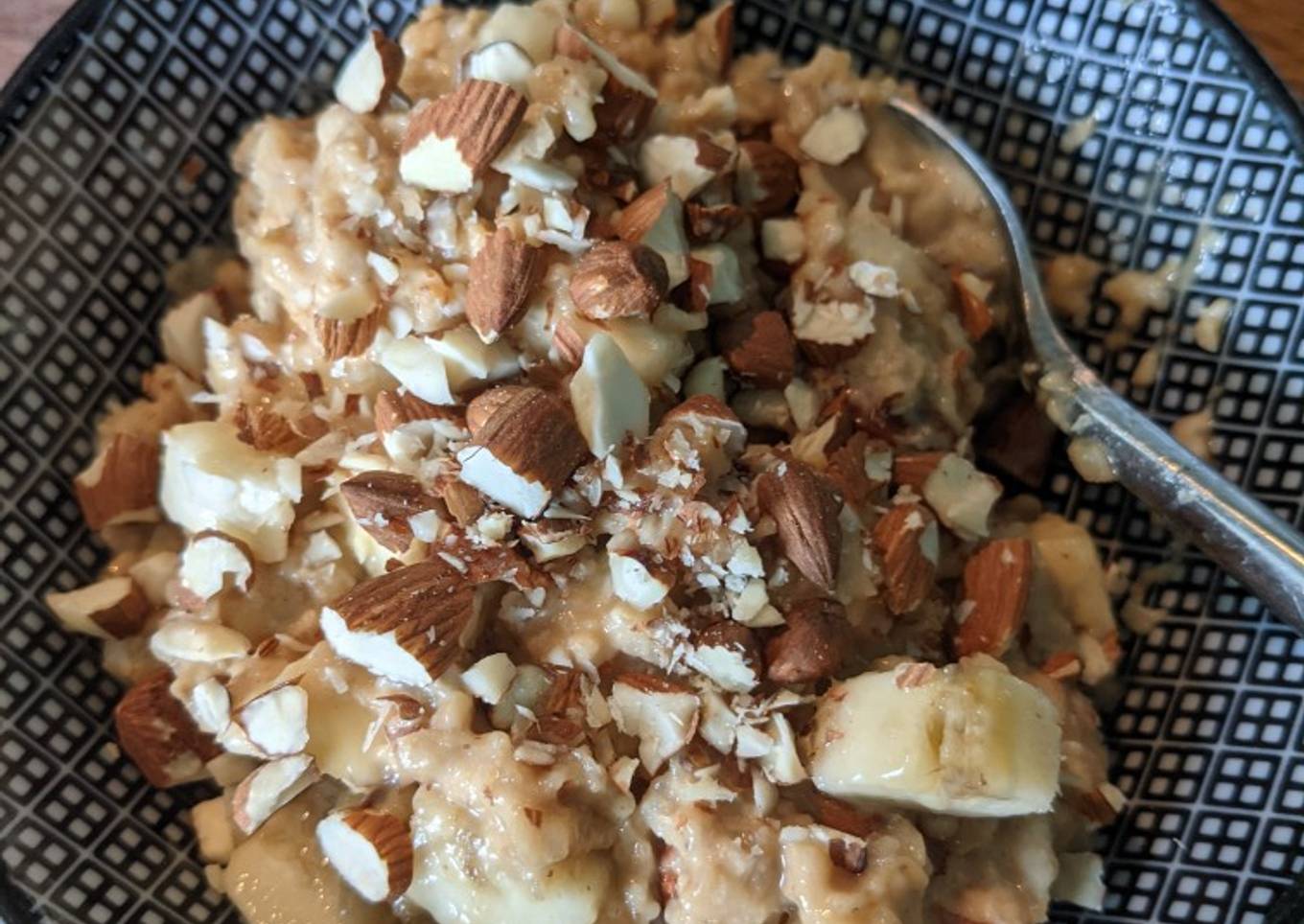 Peanut Butter and Banana Honey Oats - breakfast