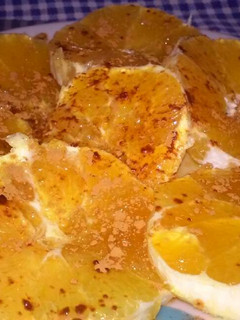 Una foto de Naranjas con miel y canela
