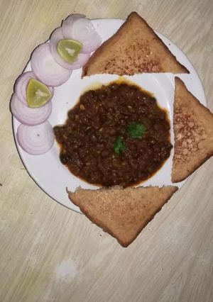 તુવેર ના ટોઠા (Tuver Totha Recipe In Gujarati) રેસીપી મુખ્ય ફોટો