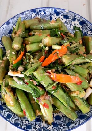 Hình của món Đậu bắp trộn lạnh.