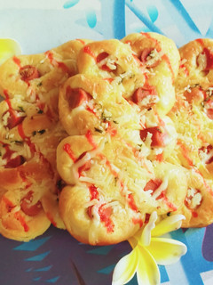 Foto resep Caterpillar bread (Sausage hot dog bun ala Tintin Rayner)