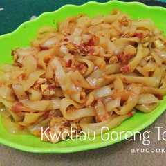 A picture of Kwetiau Goreng Telur.