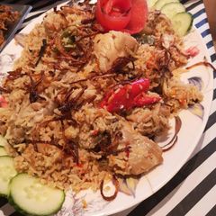 A picture of Chicken yakhni pulao.