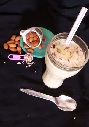 ઇન્સ્ટન્ટ બદામ રબડી(Instant badam rabdi recipe in Gujarati) રેસીપી મુખ્ય ફોટો